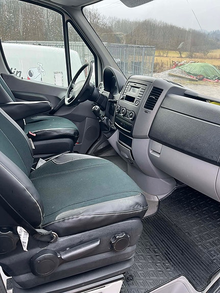 Volkswagen Crafter 3 of 5