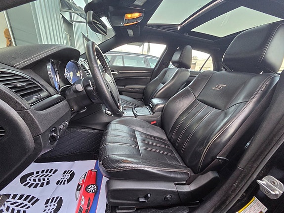 Chrysler 300 15 of 17