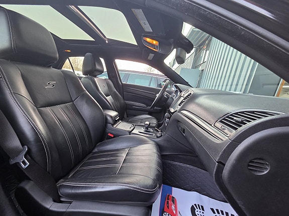 Chrysler 300 9 of 17
