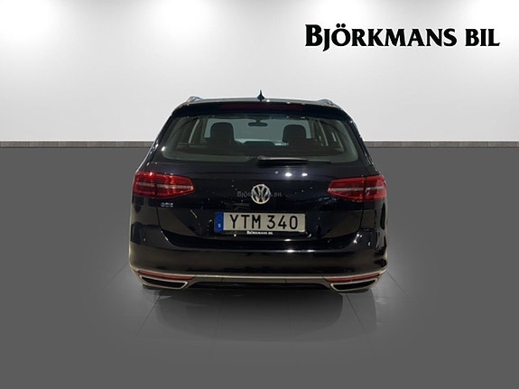 Volkswagen Passat 5 of 14