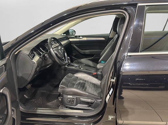 Volkswagen Passat 8 of 14