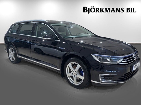 Volkswagen Passat 3 of 14