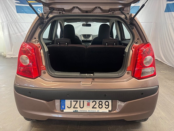 Nissan Pixo 17 of 17