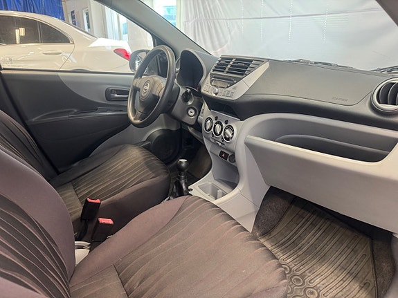 Nissan Pixo 11 of 17