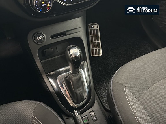 Renault Captur 12 of 15