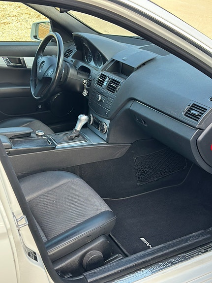 Mercedes-Benz C180 5 of 5