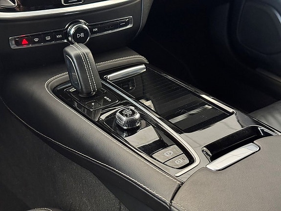 Volvo V60 14 of 24