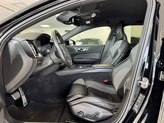 Volvo V60 6 of 24