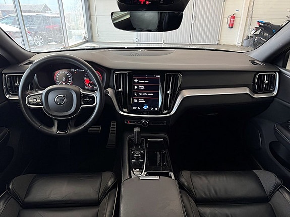 Volvo V60 8 of 24