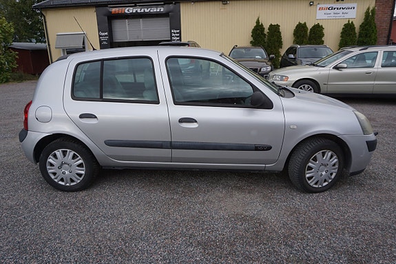 Renault Clio 2 of 7