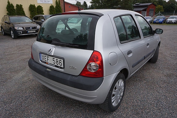 Renault Clio 3 of 7