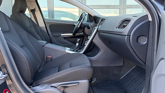 Volvo S60 11 of 12