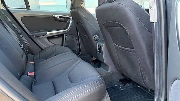 Volvo S60 10 of 12