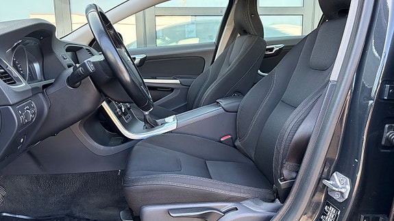 Volvo S60 9 of 12