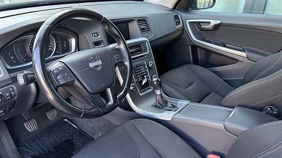 Volvo S60 8 of 12