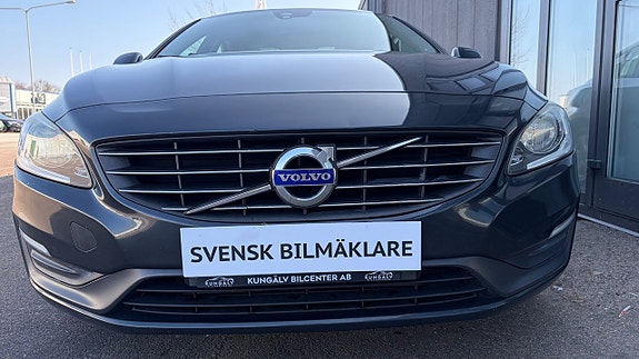 Volvo S60 2 of 5