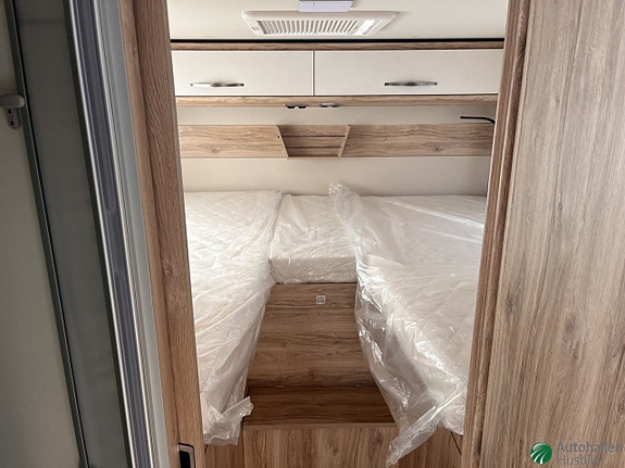 Eura Mobil Profila RS 720 EF / Långbädd / Taksäng / Automat 5 of 10