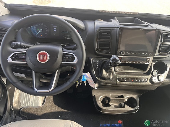 Eura Mobil Profila RS 720 EF / Långbädd / Taksäng / Automat 3 of 10