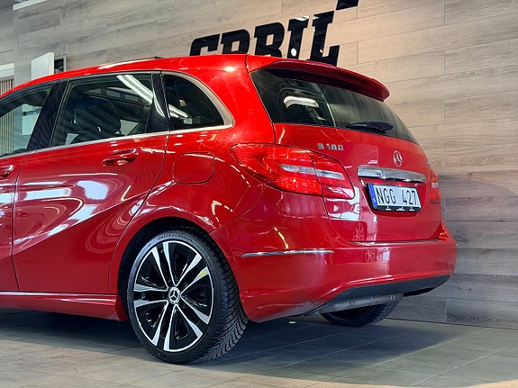Mercedes-Benz B180 5 of 5