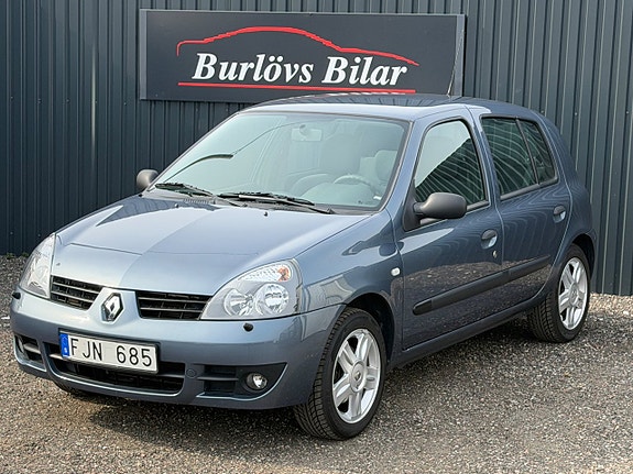 Renault Clio 3 of 12