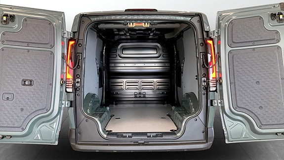 Kia PV5 10 of 17