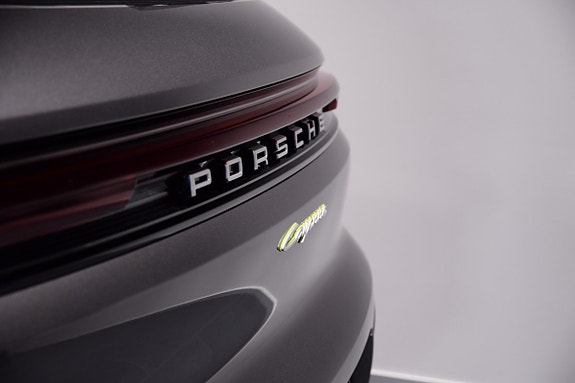 Porsche Cayenne 16 of 20