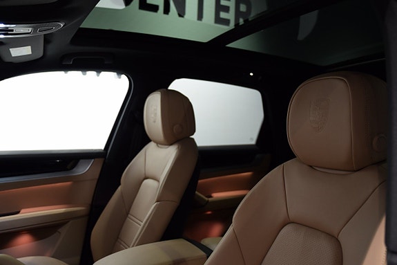 Porsche Cayenne 6 of 20
