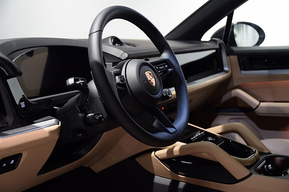 Porsche Cayenne 5 of 5