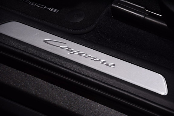 Porsche Cayenne 10 of 20