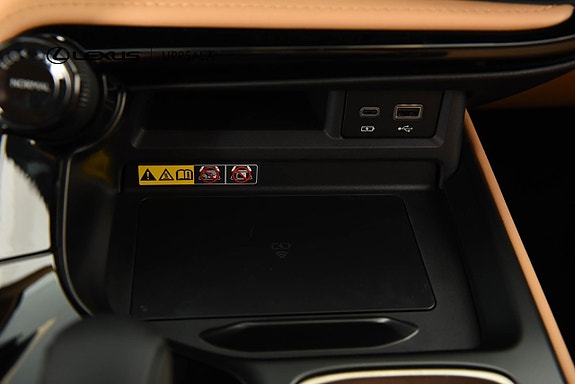 Lexus NX450h+ 15 of 17