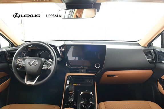 Lexus NX450h+ 8 of 17