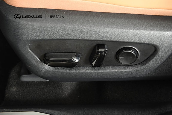 Lexus NX450h+ 12 of 17