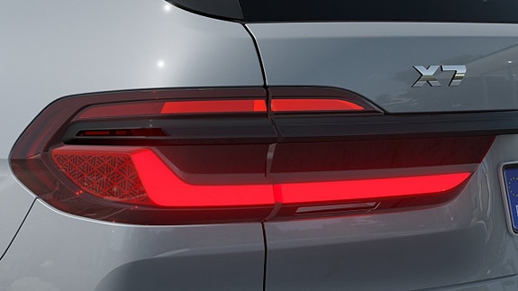 BMW X7 8 of 13