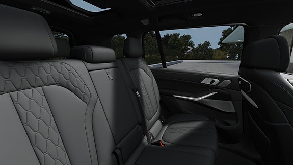 BMW X7 11 of 13