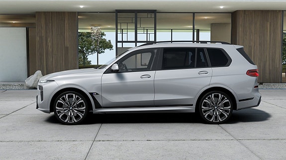 BMW X7 4 of 5