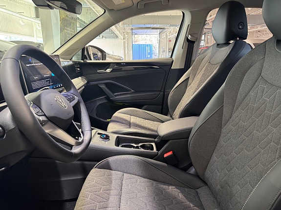 Volkswagen Tiguan 5 of 22
