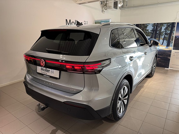 Volkswagen Tiguan 3 of 22