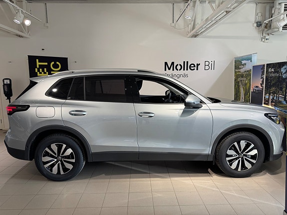 Volkswagen Tiguan 2 of 22
