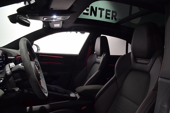 Porsche Macan GTS 9 of 21