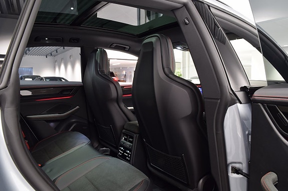 Porsche Macan GTS 14 of 21