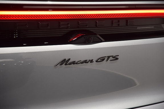 Porsche Macan GTS 13 of 21