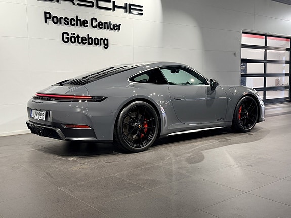 Porsche 911 Carrera 4 GTS 4 of 5