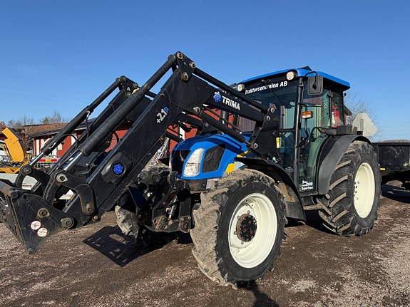 Traktor New Holland T4040