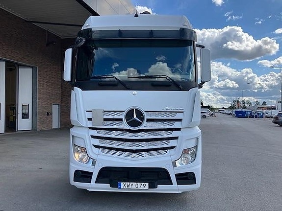 Mercedes-Benz Actros Gigaspace 6x2/2 Pusher 2 of 23