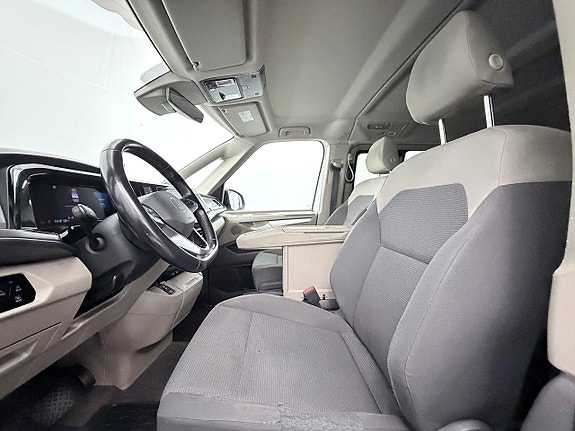 Volkswagen Multivan 12 of 30