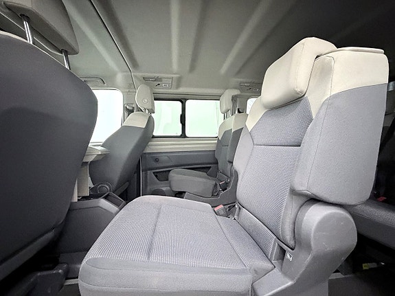 Volkswagen Multivan 13 of 30