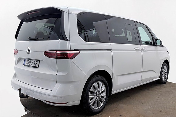 Volkswagen Multivan 6 of 30