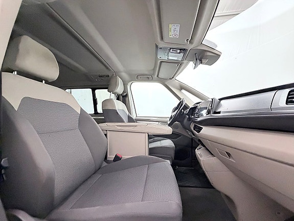 Volkswagen Multivan 15 of 30
