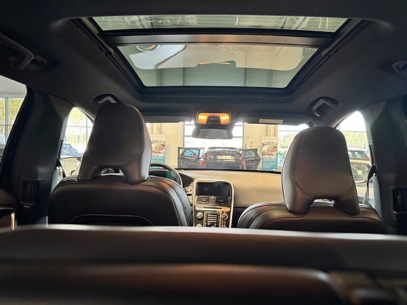 Volvo XC60 15 of 26