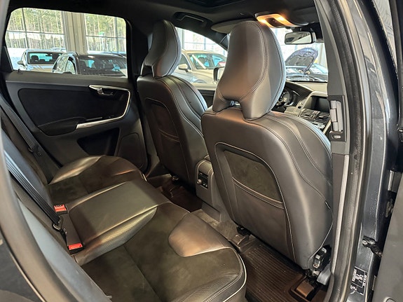 Volvo XC60 13 of 26